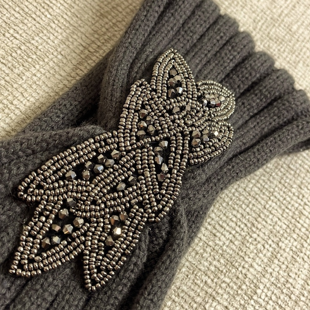 ⭐️ NWOT- Ardene olive green jewelled knit headband - Picture 2 of 6